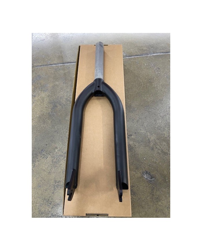 HORQUILLA SUBROSA DE SERIE 24" NEGRO HORQUILLA SUBROSA DE SERIE 24" NEGRO