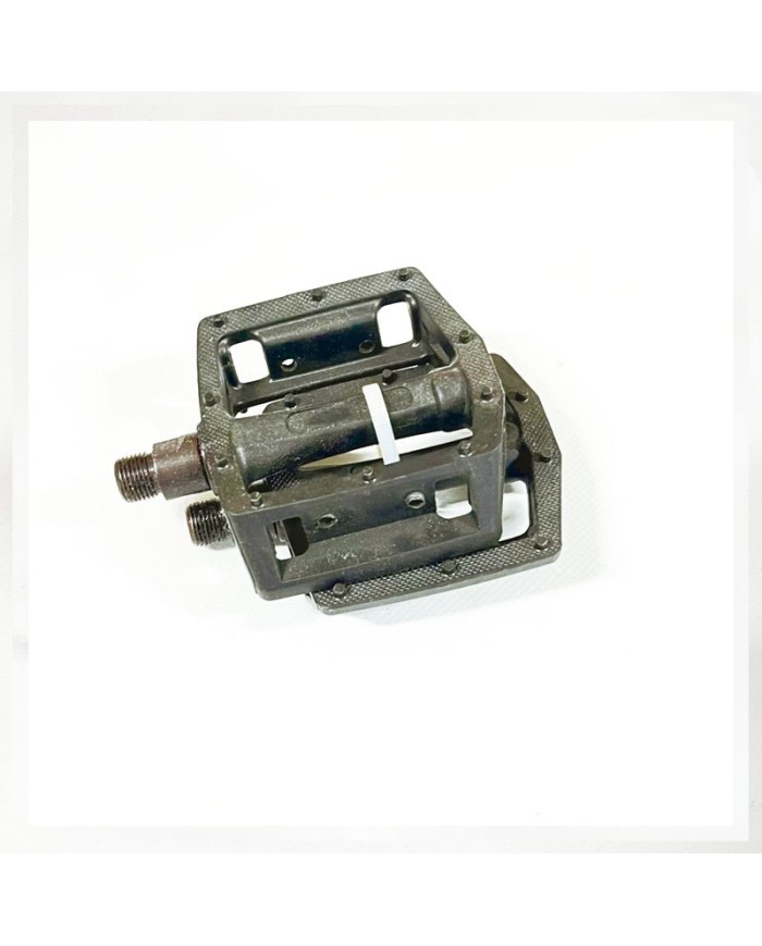 PEDALES DE PLASTICO JUNIOR NEGRO PEDALES DE PLASTICO JUNIOR NEGRO