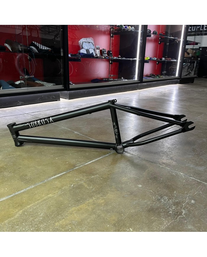 CUADRO SUBROSA LETUM 20.75" NEGRO CUADRO SUBROSA LETUM 20.75" NEGRO