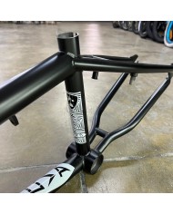 CUADRO SUBROSA TIRO 20.5" NEGRO CUADRO SUBROSA TIRO 20.5" NEGRO