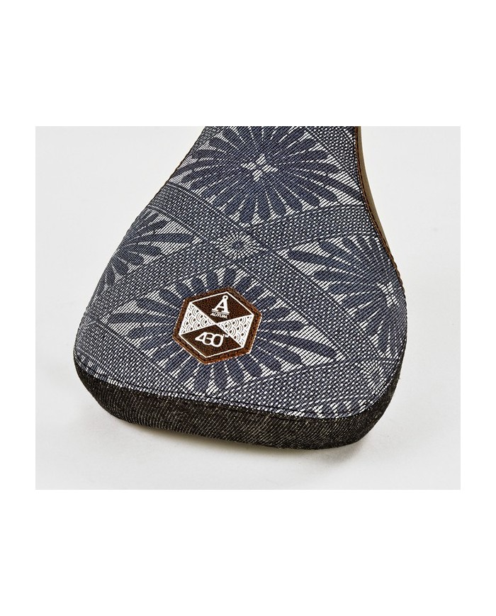 SILLIN AUTUM SANGENJAYA TRIPOD