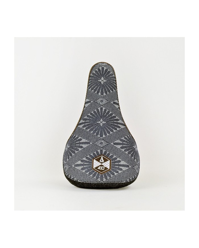 SILLIN AUTUM SANGENJAYA TRIPOD